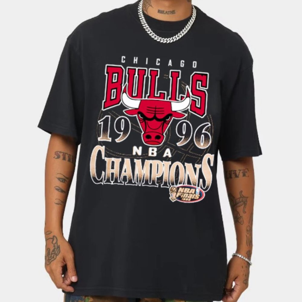 Vintage 1996 Chicago Bulls T-Shirt, NBA 90's Basketball T-Shirt